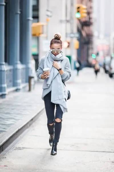 Grey Ribbed Knit Shawl with Ripped Black Skinny Jeans