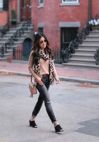 Blush Pink Fitted Sweater with Leopard Print Scarf