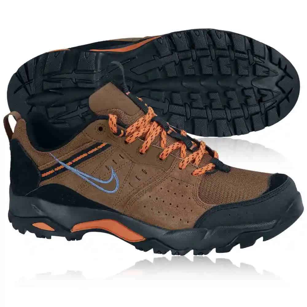 Trail walking shoes