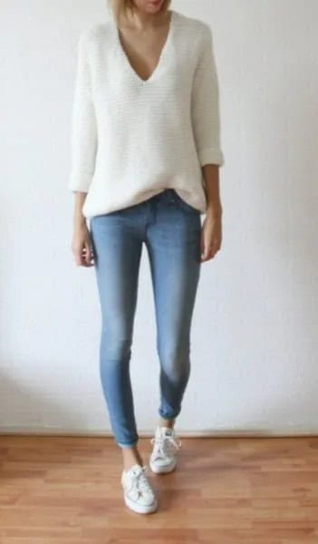 White Relaxed Fit V Neck Knit Sweater with Light Blue Skinny Jeans