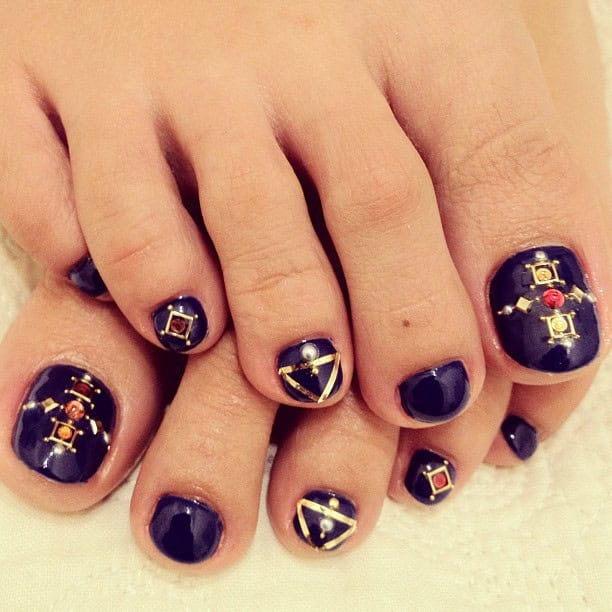 Toe nail art with crystals or rhinestones