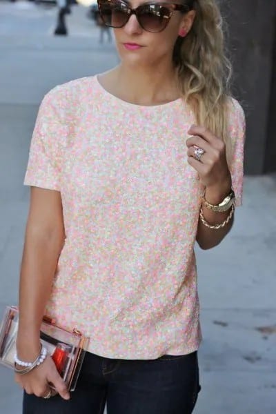 White and Peach Patterned Short Sleeve Blouse with Black Skinny Jeans