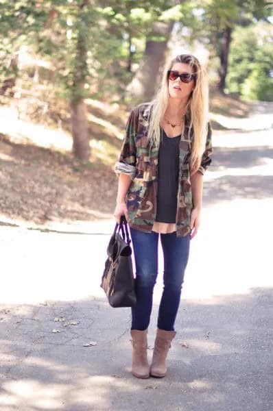 Camo Windbreaker with Black Scoop Neck Tank Top & Blue Skinny Jeans