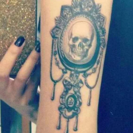 SKULL IN THE MIRROR TATTOOS