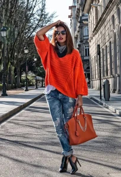 Red Wide Half Sleeve Jumper with Ripped Jeans