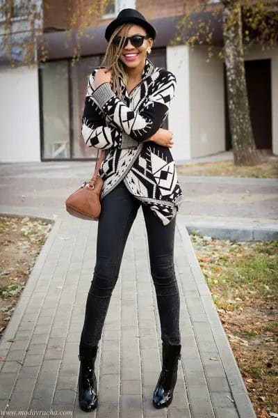 Black and White Printed Wrap Cardigan with Skinny Jeans