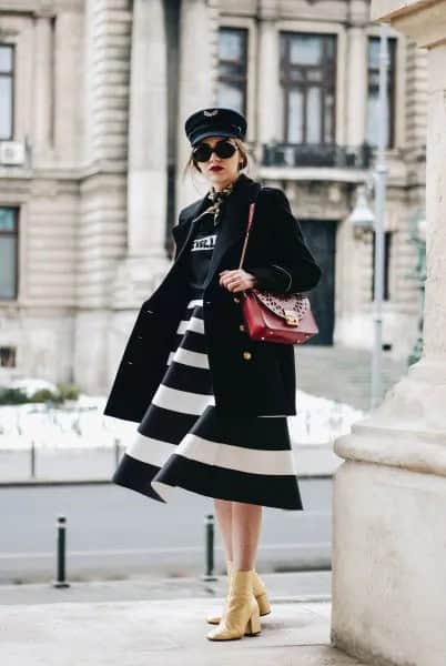 Black and White Wide Striped Midi Flared Dress with Brown Leather Shoulder Bag