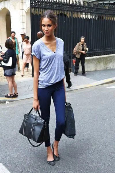 Grey V Neck T Shirt with Cropped Skinny Jeans & Black Leather Ballet Flats