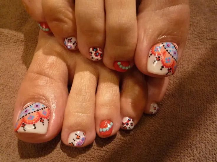 Geometric toe nail designs