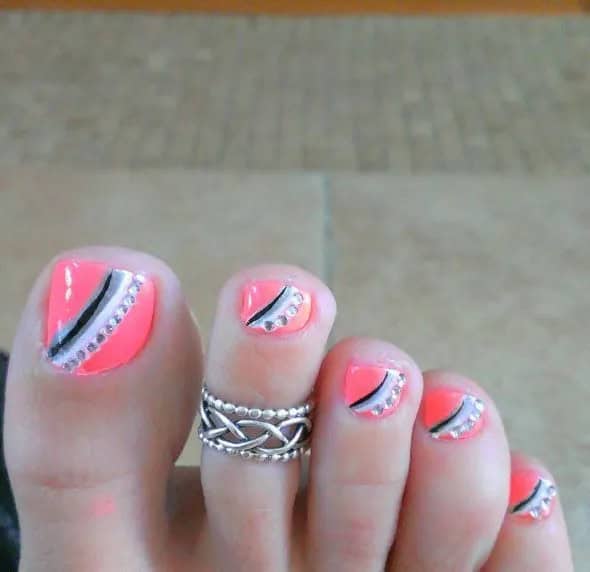 Toe nail art with crystals or rhinestones