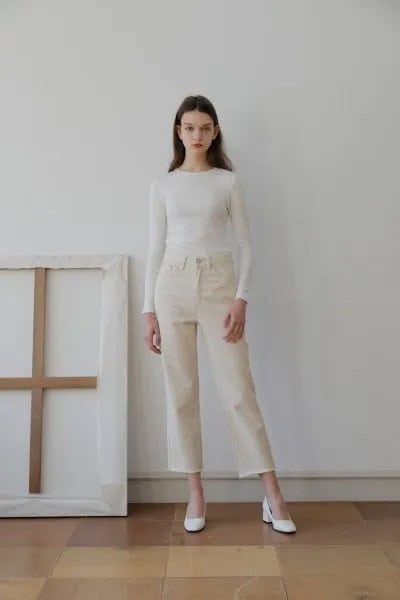 White Form Fitting Long Sleeve Tee with Ivory Cropped Jeans