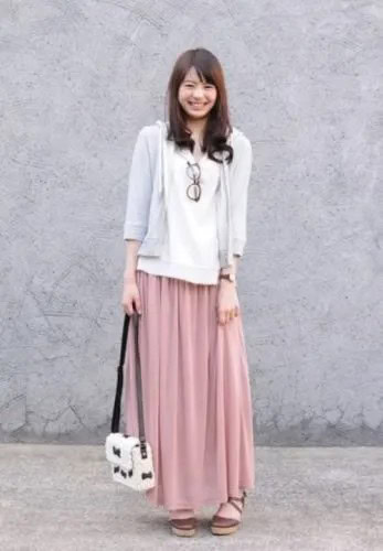 Grey Three Quarter Sleeve Hooded Cardigan with Blush Pink Maxi Skirt