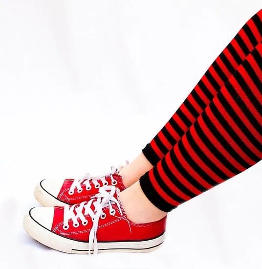 Converse with leggings