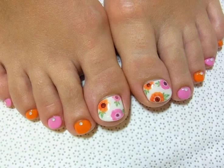 Flower nail designs for toes