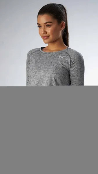 Grey Long Sleeve Cropped Tee with Black Running Tights