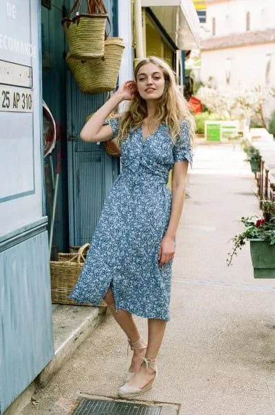 Black and White Floral Printed Fit and Flare Midi Dress with Pale Pink Shoes