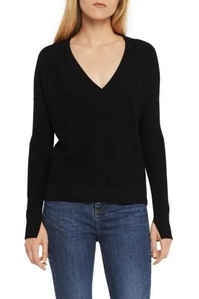 Black Low V Neck Knit Sweater with Dark Blue Skinny Jeans