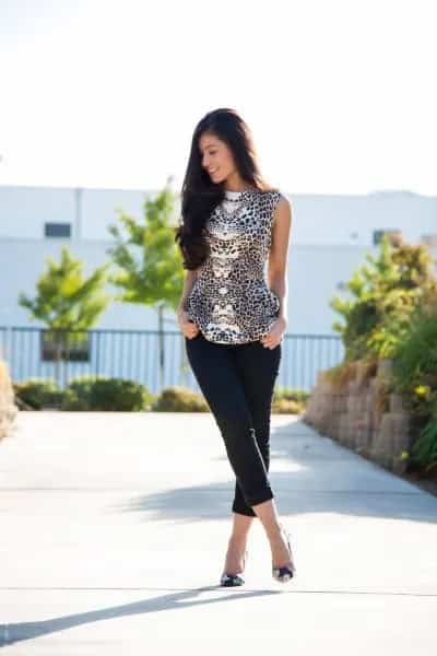 Black and White Leopard Print Sleeveless Blouse with Cropped Pants