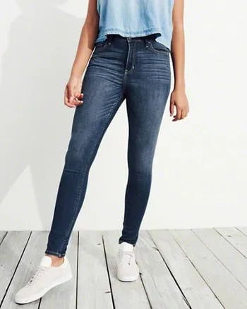 Light Blue Sleeveless Blouse with Dark Blue Stretch Skinny Jeans