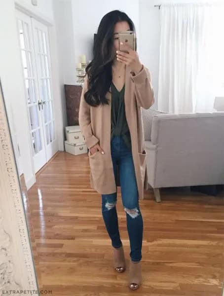 Tan Longline Sweater Cardigan with Ripped Knee Blue Skinny Jeans