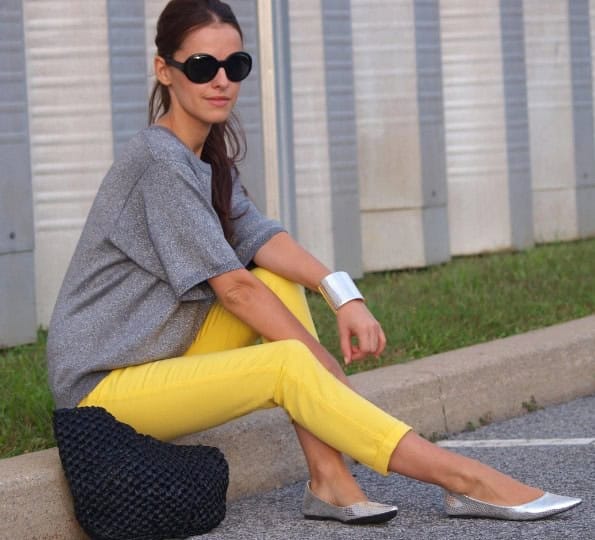 Grey T Shirt with Yellow Cropped Skinny Pants