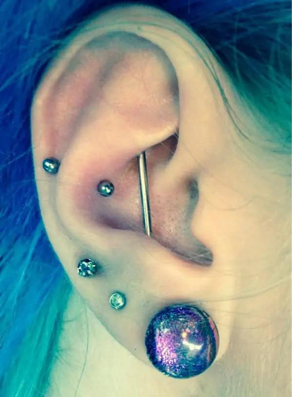 What does a snug piercing look like?