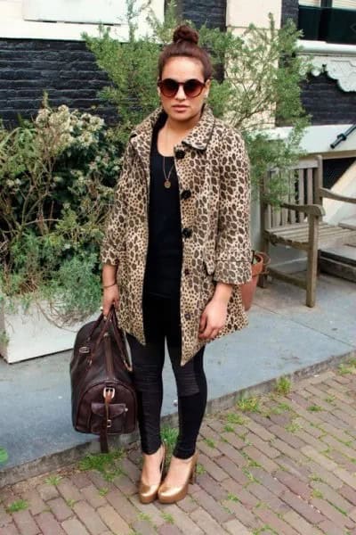 Black and Pale Yellow Printed Coat with Skinny Jeans & Rounded Toe Gold Shoes