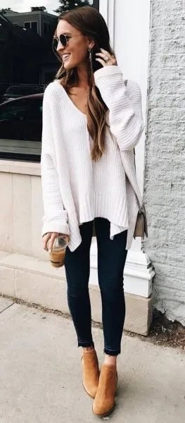 White V Neck Chunky Fall Sweater with Black Cropped Skinny Jeans