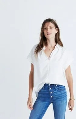 White Oversized Short Sleeve Shirt with Button Front Skinny Jeans