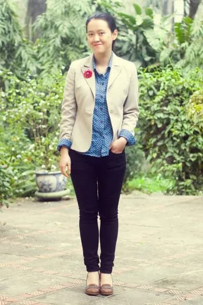 Tan Blazer with Light Blue Chambray Button Up Shirt & Black Slim Fit Jeans