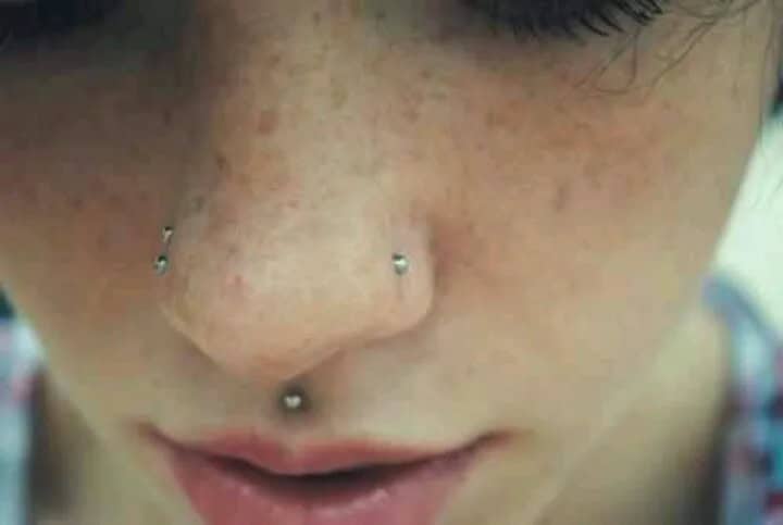 Double Nose Piercing (Nostril)