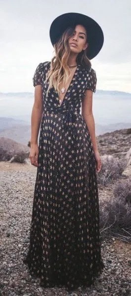 Black and White Star Printed Low Cut Maxi Dress