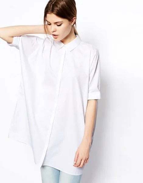 White Oversized Batwing Shirt with Pale Blue Skinny Jeans