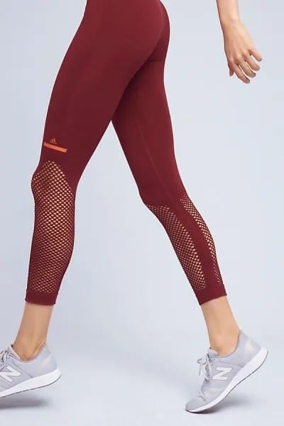 Burgundy Seamless Mesh Leggings with Light Grey Running Shoes