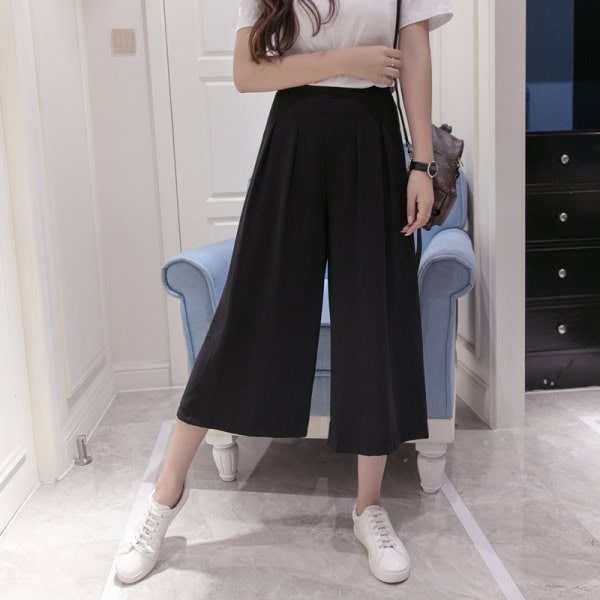 White T Shirt with Black Suspender Elastic Waist Wide Leg Cropped Pants