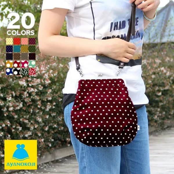 White Print Tee with Black Polka Dot Purse