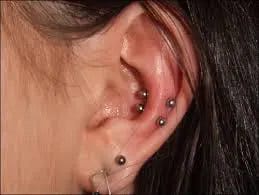 What does a snug piercing look like?