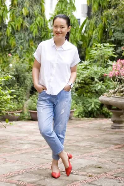 White Button Up Short Sleeve Shirt with Blue Boyfriend Jeans