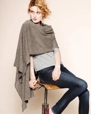 Grey Cashmere Wrap with Dark Blue Skinny Jeans & Heels