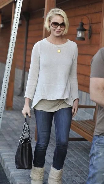 White Boat Neck Sweater with Dark Blue Skinny Jeans