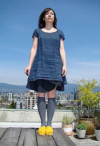 Navy Linen Knee Length Shift Dress with Yellow Shoes