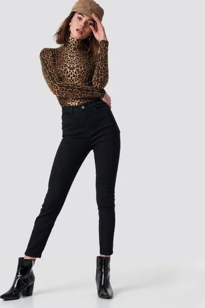 Mock Neck Form Fitting Leopard Print Top & High Waisted Black Skinny Jeans