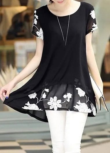 Black and White Floral Printed Tunic Blouse with Skinny Jeans