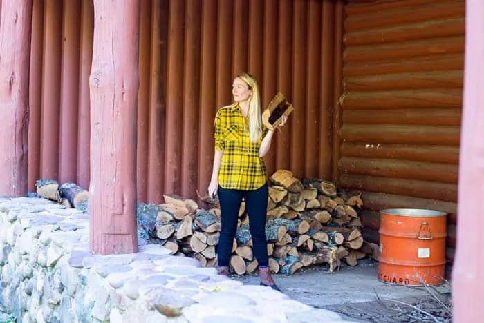 Yellow Boyfriend Shirt with Cuffed Dark Blue Skinny Jeans