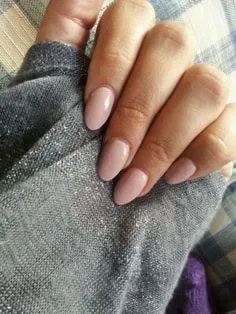 Nude nails