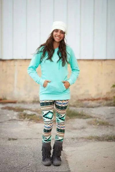 Light Grey Sweatshirt with Black and White Printed Leggings