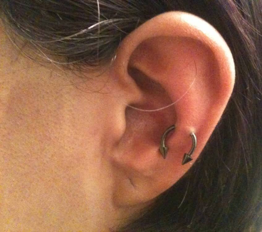 What does a snug piercing look like?