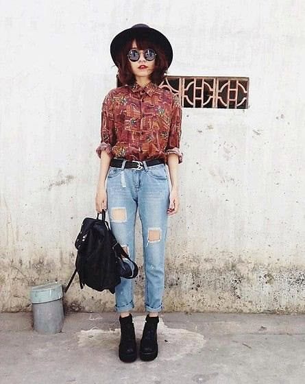 Brown Printed Vintage Button Up Shirt with High Waisted Ripped Jeans