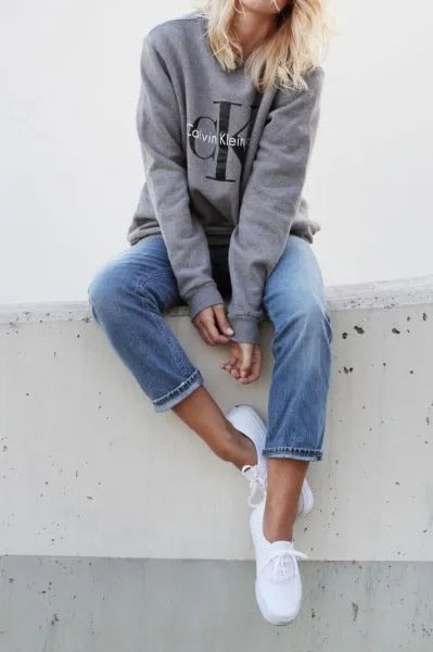 Grey Crew Neck Sweatshirt with Jeans & Sneakers